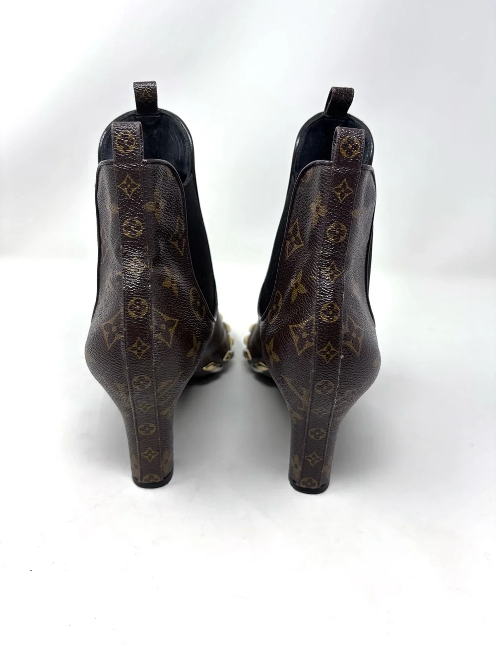 Louis Vuitton Eldorado Monogram Canvas Chelsea Pull On Heel Ankle Bootie size 39